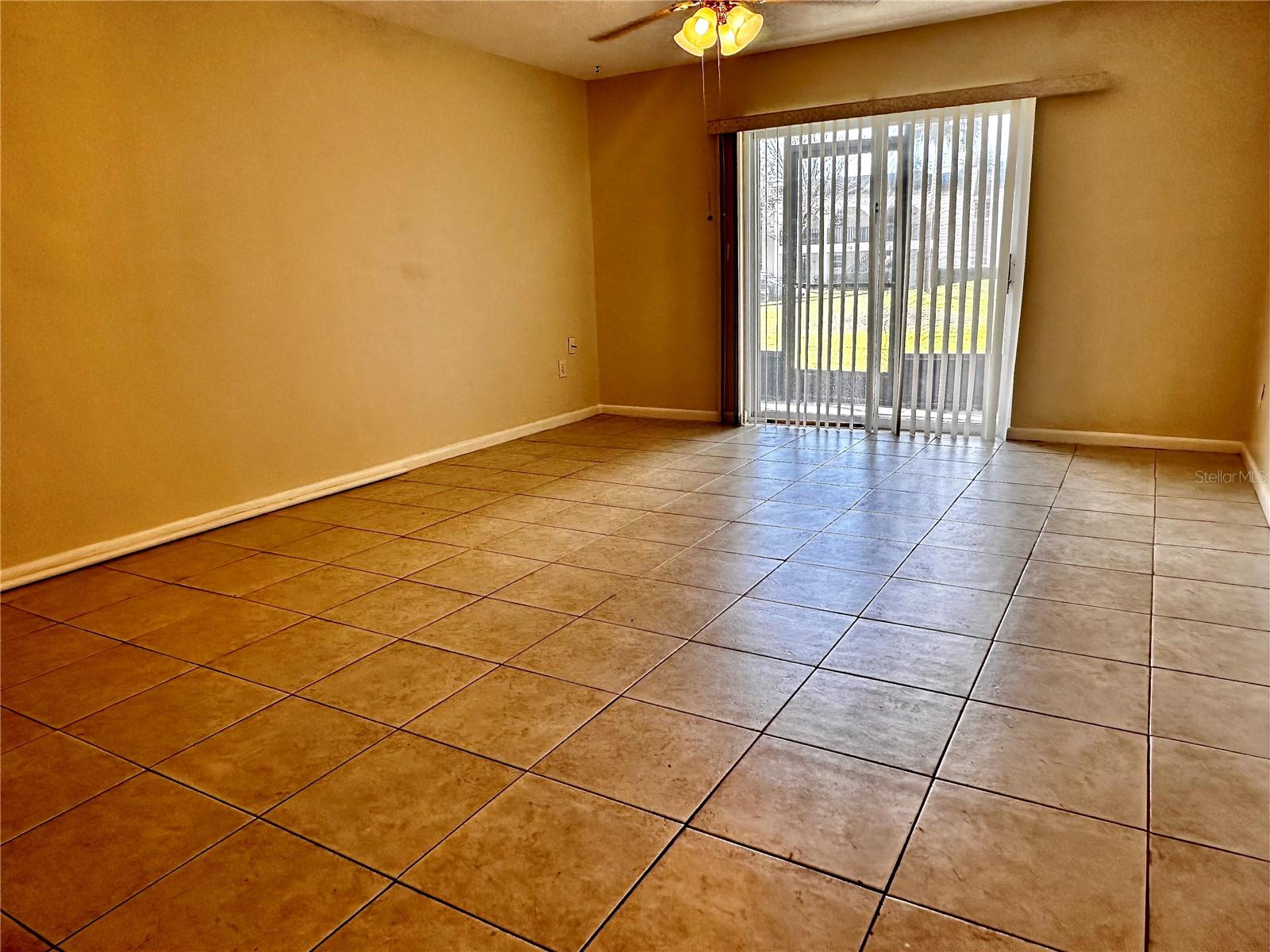 122 N KINGS AVE #101 — photo 16