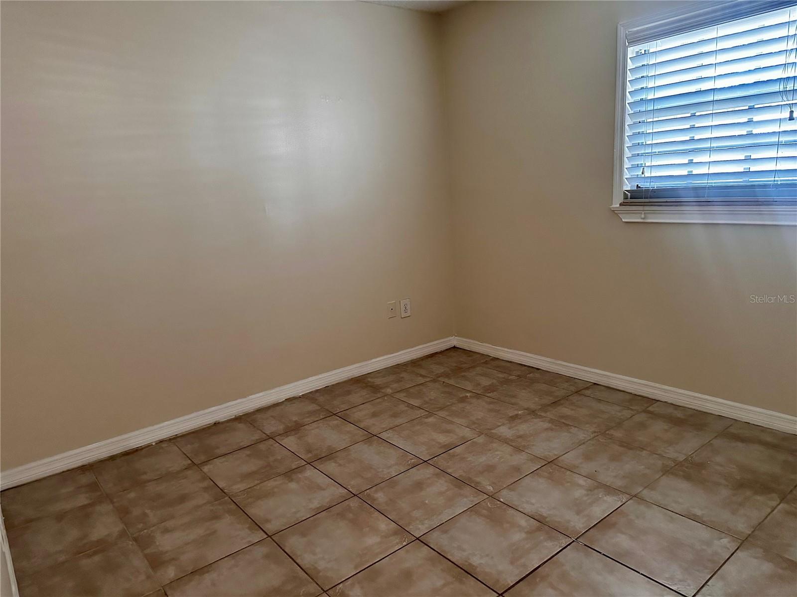 122 N KINGS AVE #101 — photo 23
