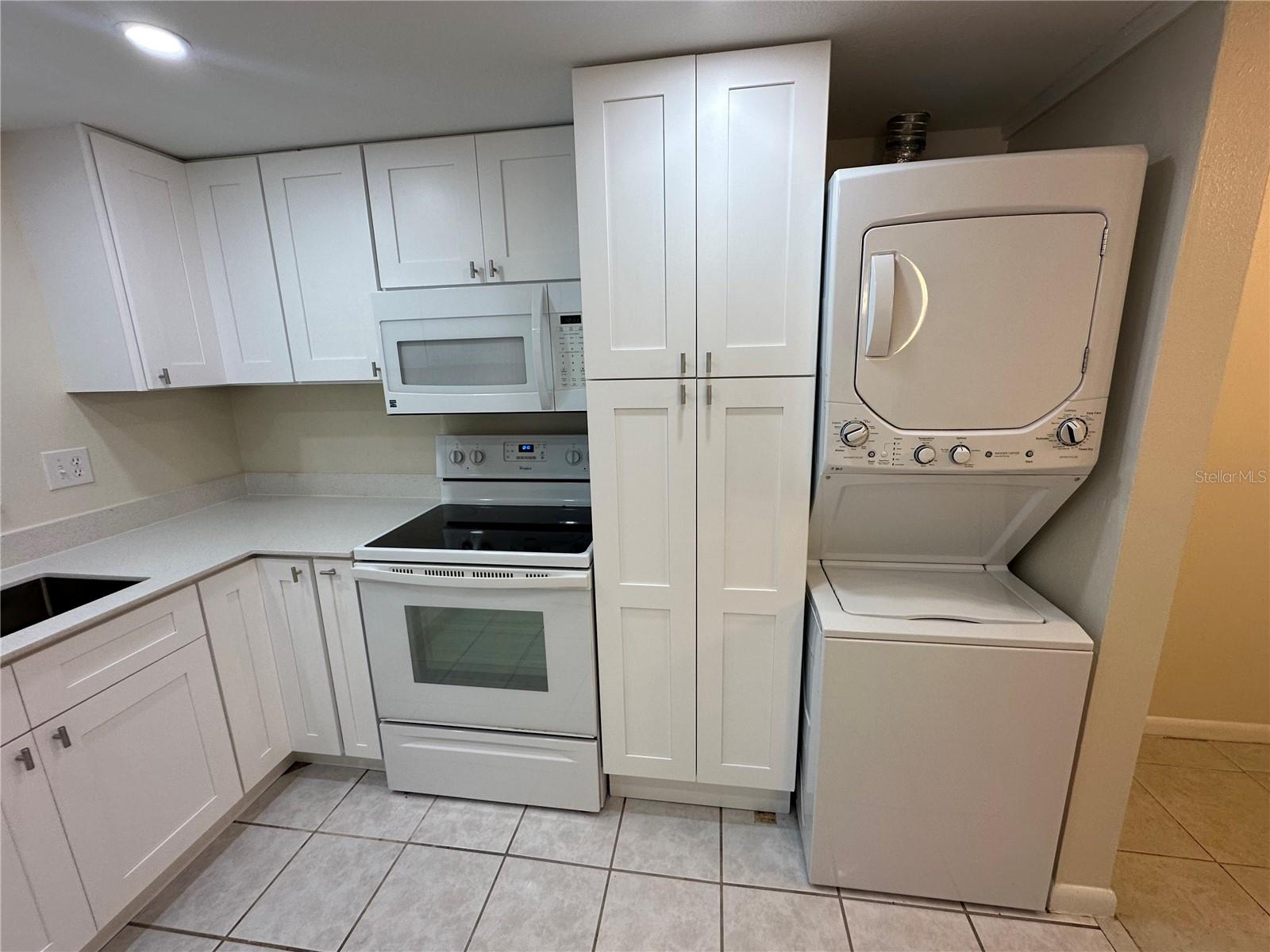 122 N KINGS AVE #101 — photo 4