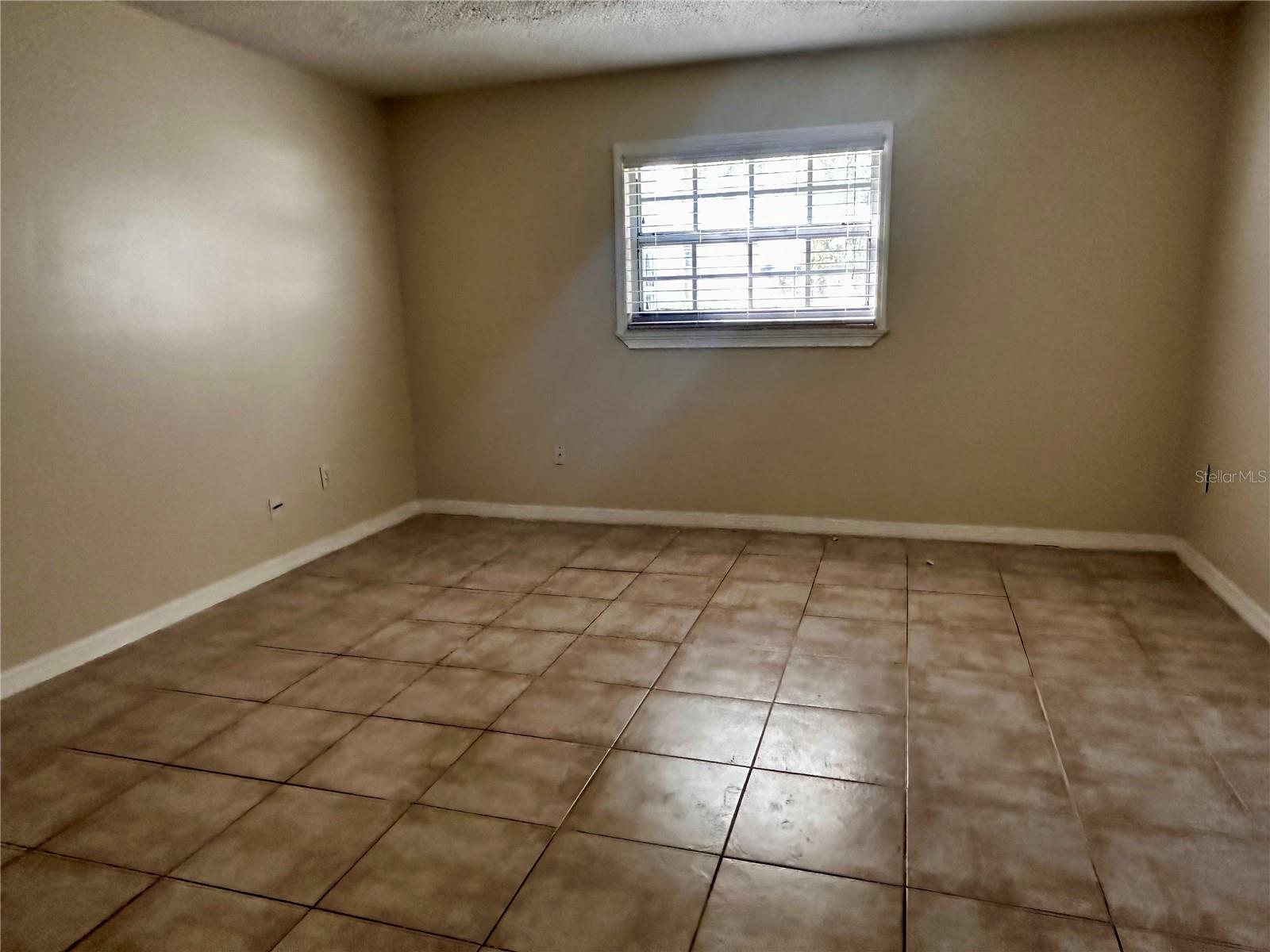 122 N KINGS AVE #101 — photo 21