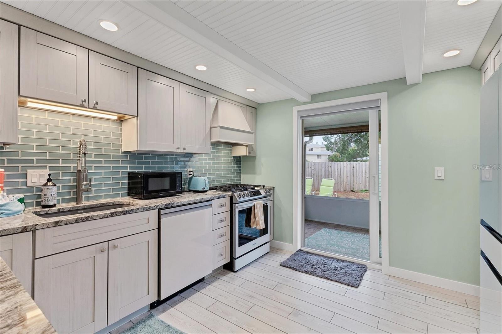 1686 CHAPLINE LN — photo 12