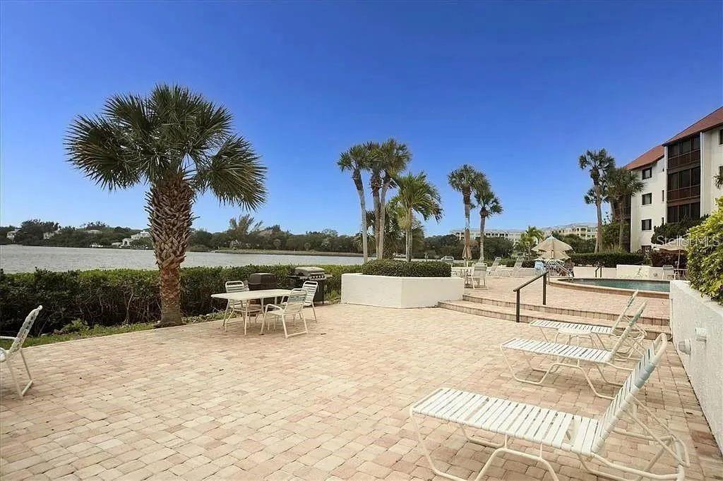 1650 STICKNEY POINT RD #50-202 — photo 31
