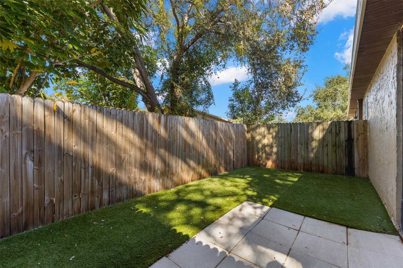 112 MEADOWCROSS DR — photo 39
