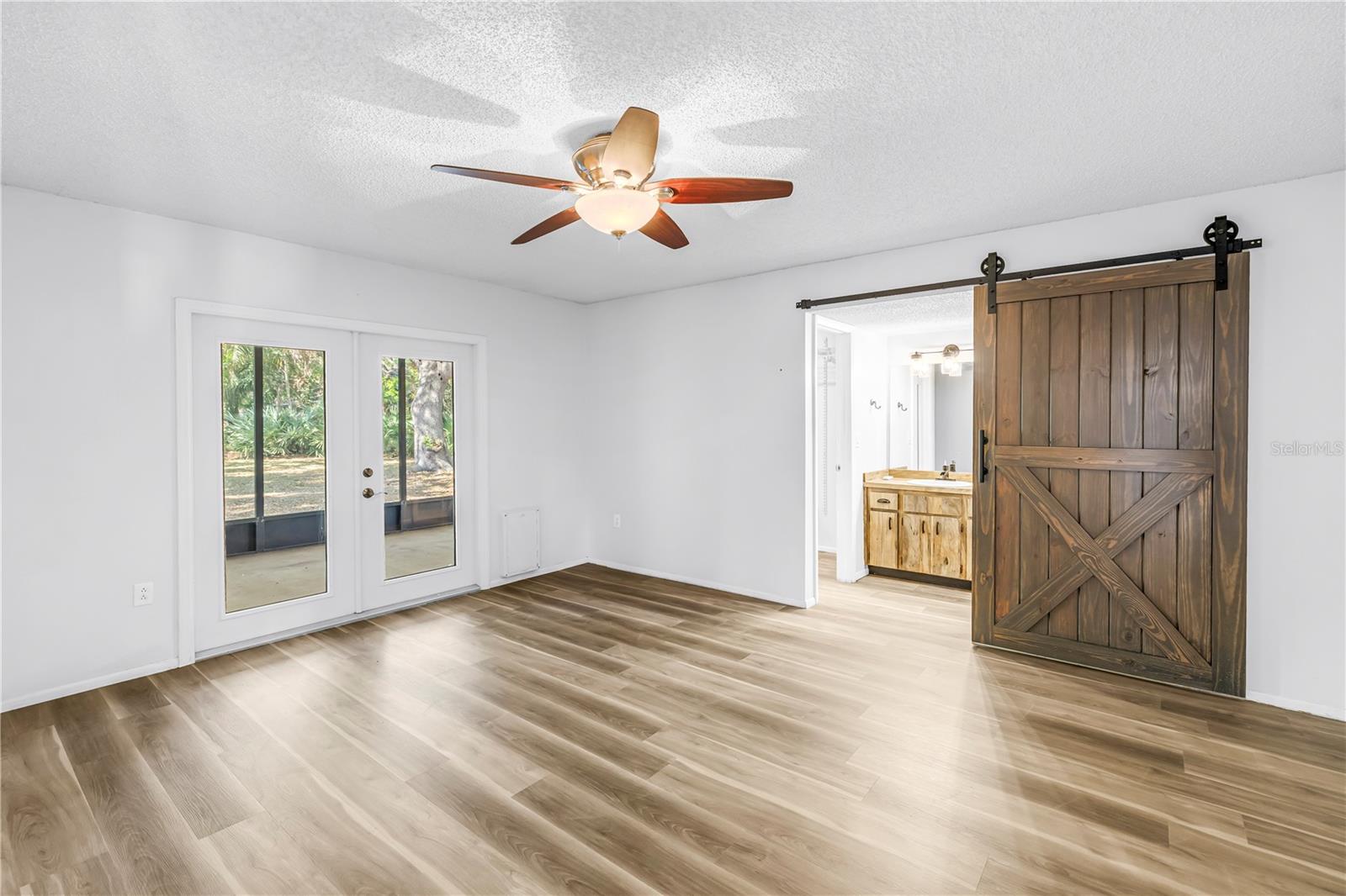 112 MEADOWCROSS DR — photo 21