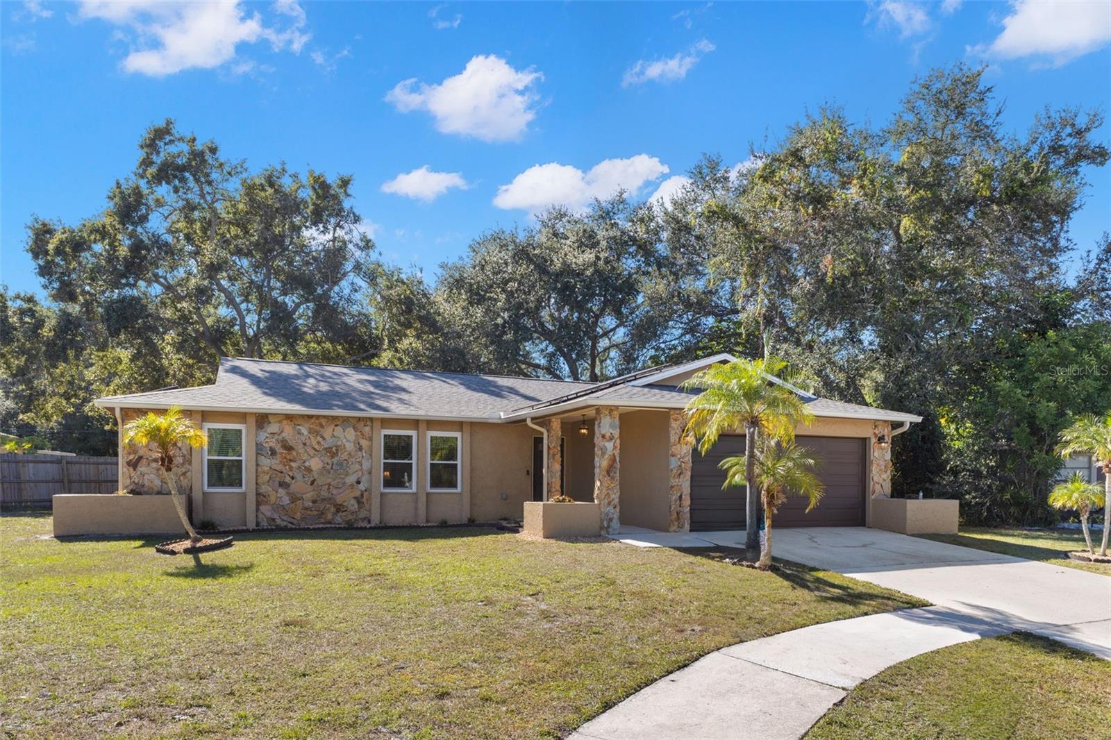 112 MEADOWCROSS DR — photo 2