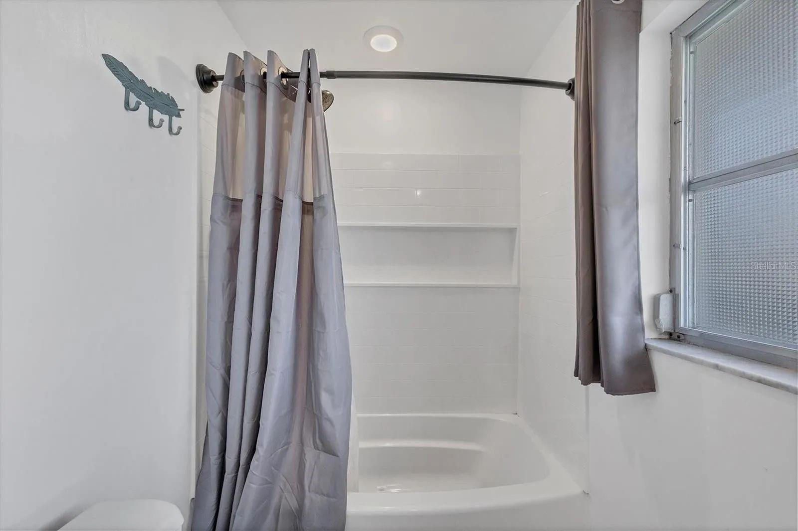 2410 CASS ST — photo 20