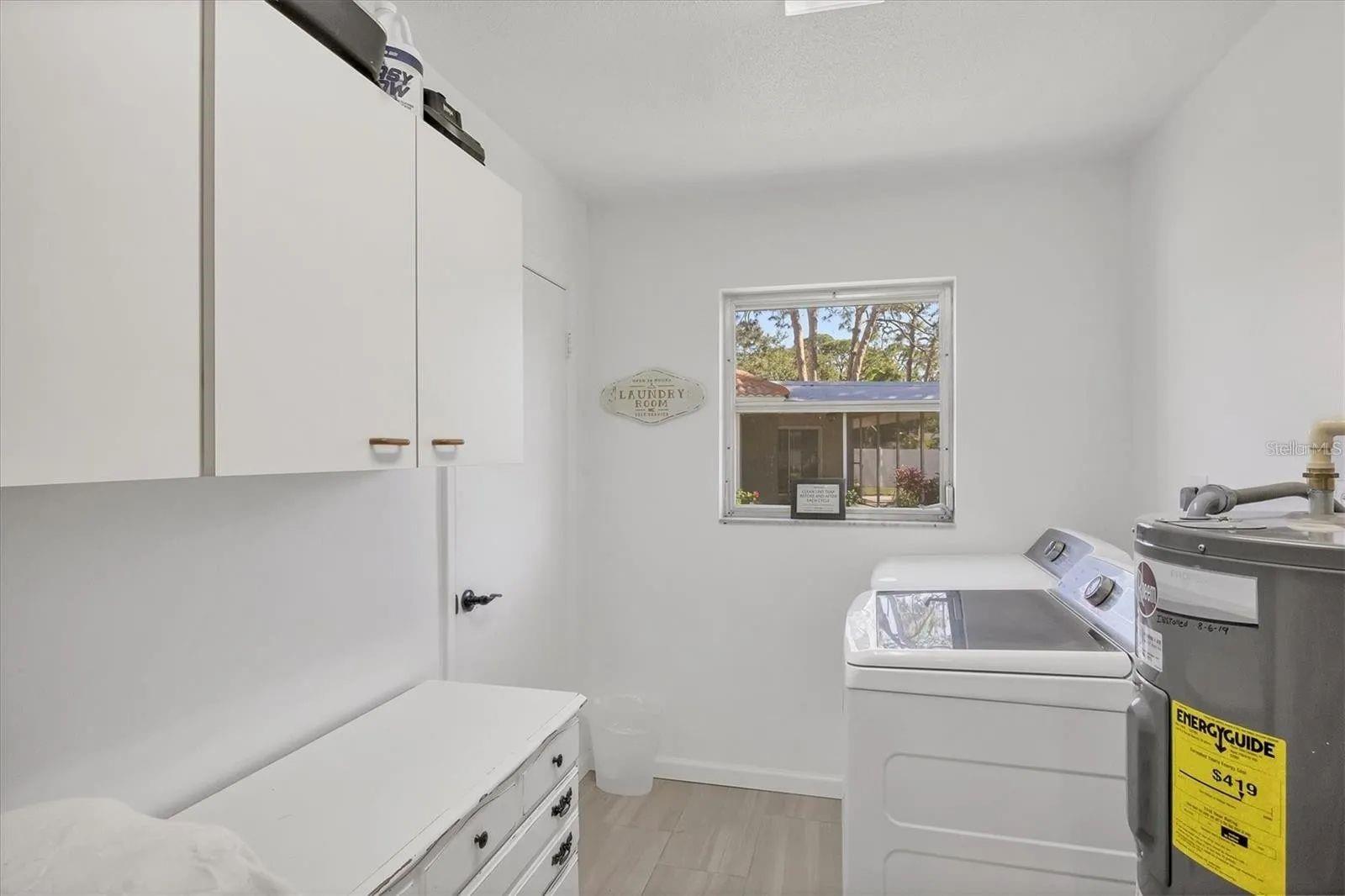 2410 CASS ST — photo 23