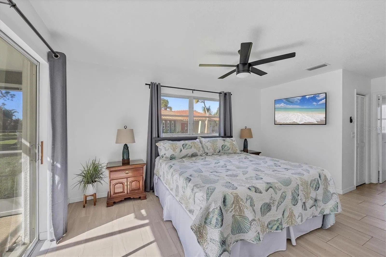 2410 CASS ST — photo 15