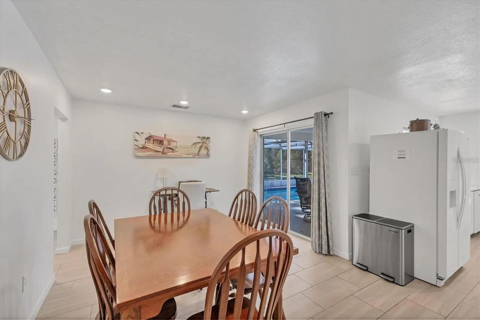 2410 CASS ST — photo 13