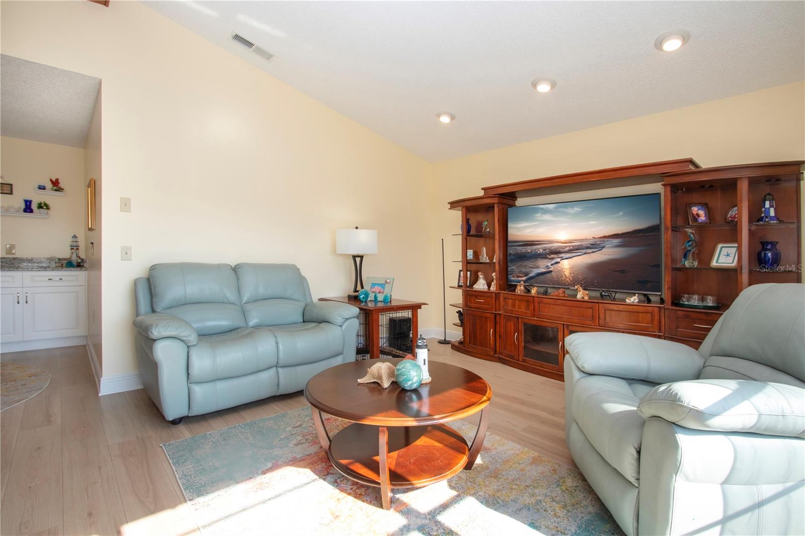 2016 E VIEW DR — photo 41