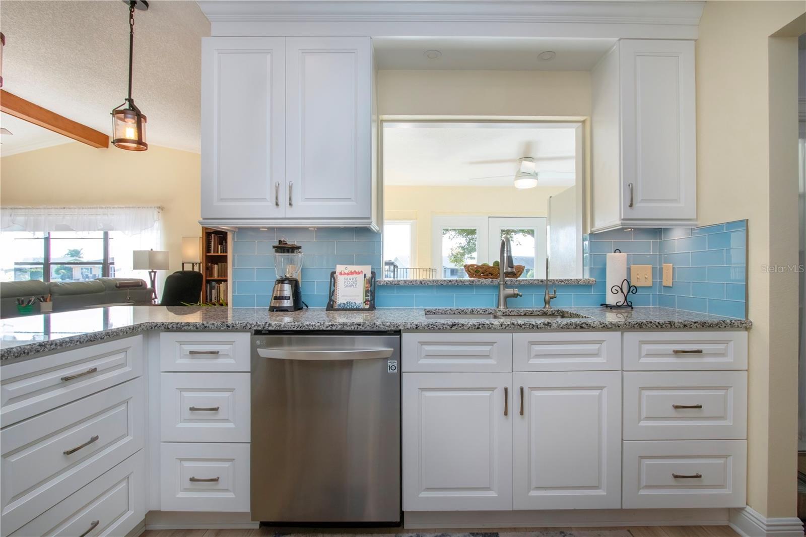 2016 E VIEW DR — photo 23