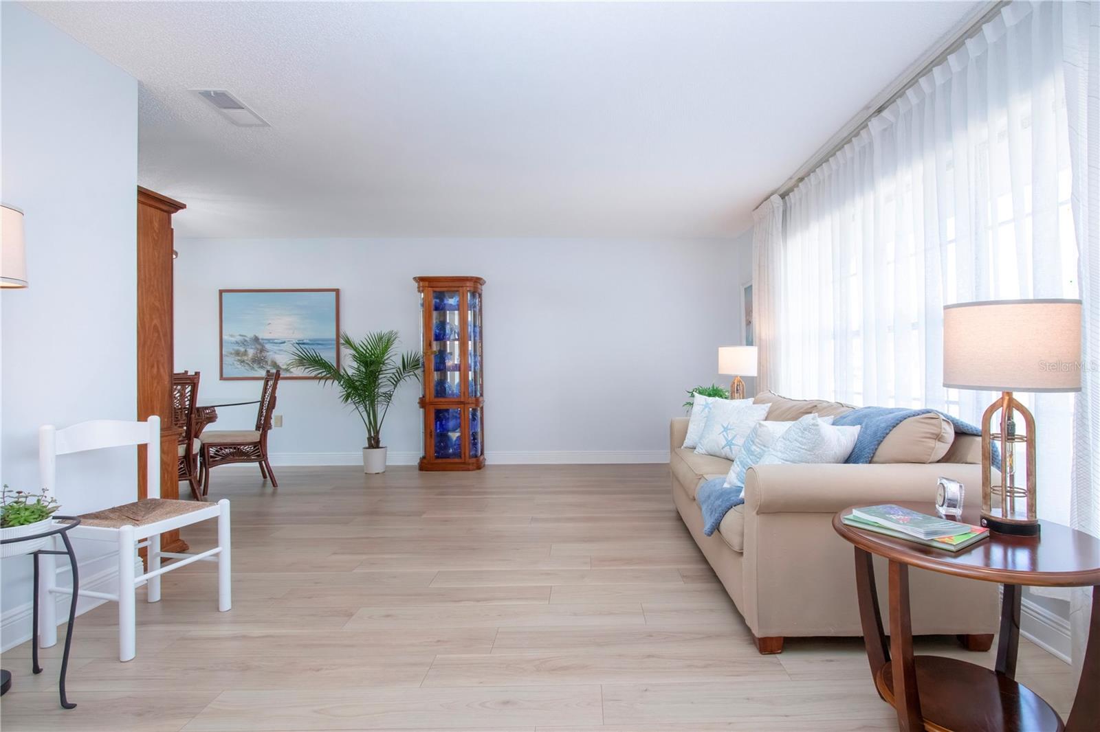 2016 E VIEW DR — photo 11