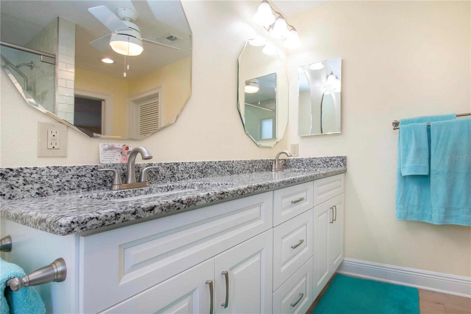 2016 E VIEW DR — photo 51