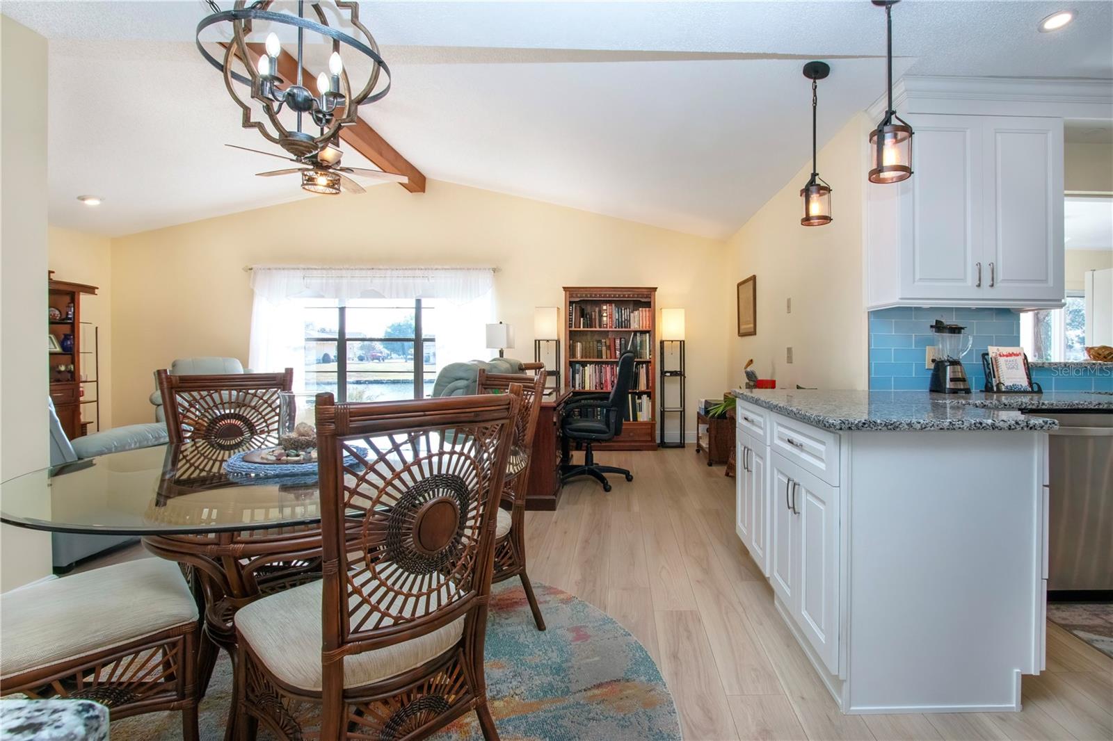 2016 E VIEW DR — photo 34