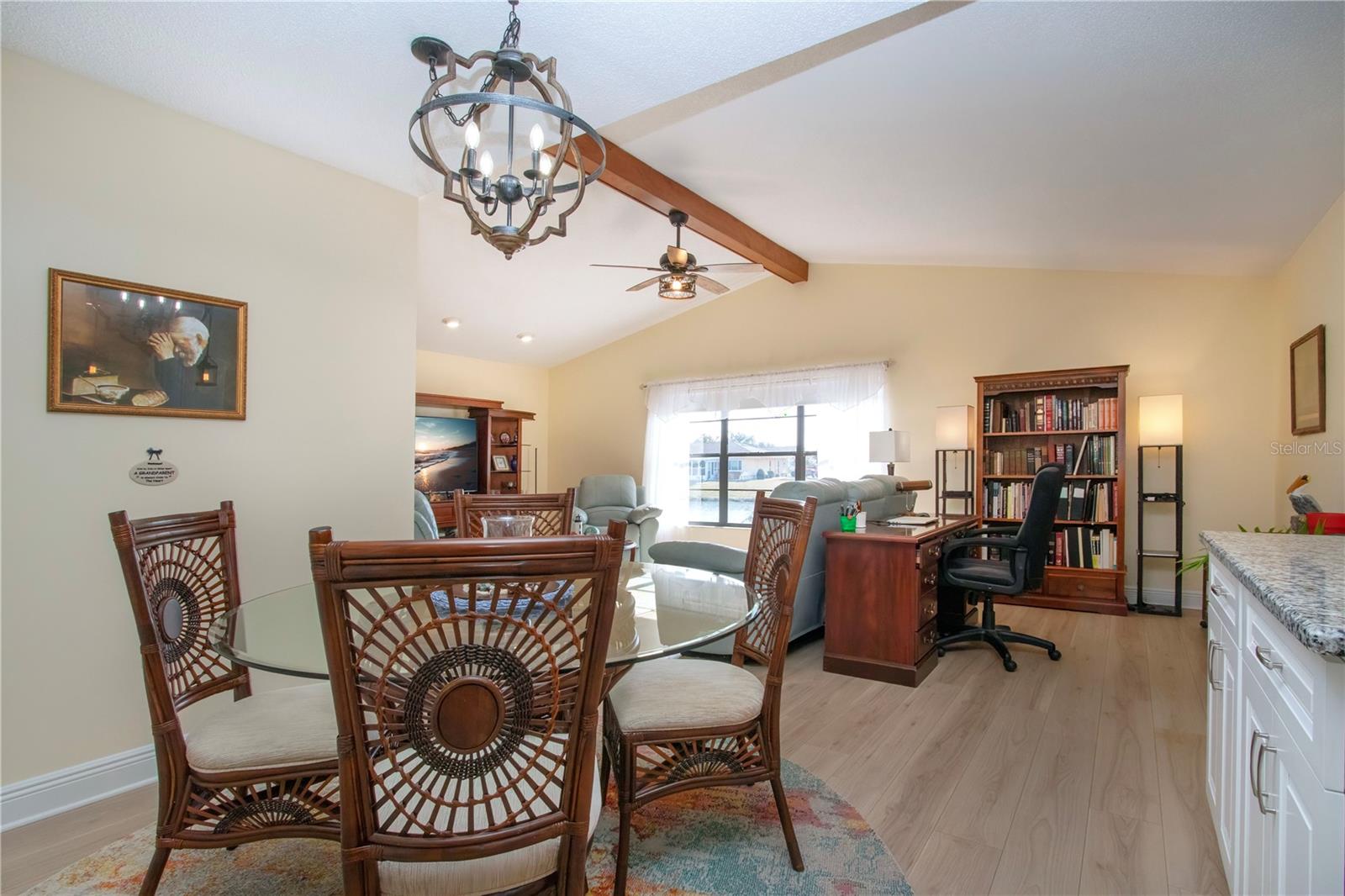 2016 E VIEW DR — photo 33
