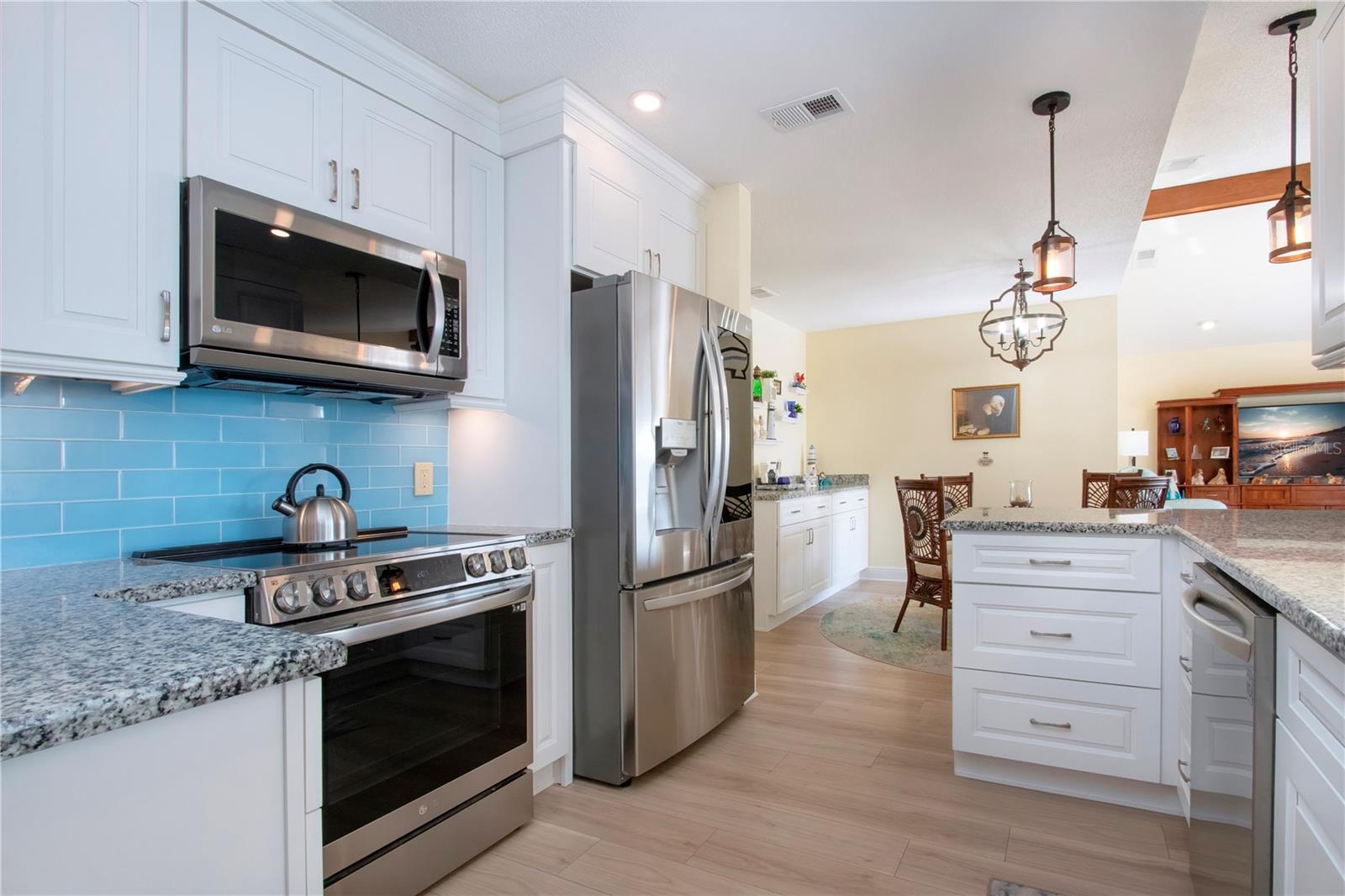 2016 E VIEW DR — photo 24