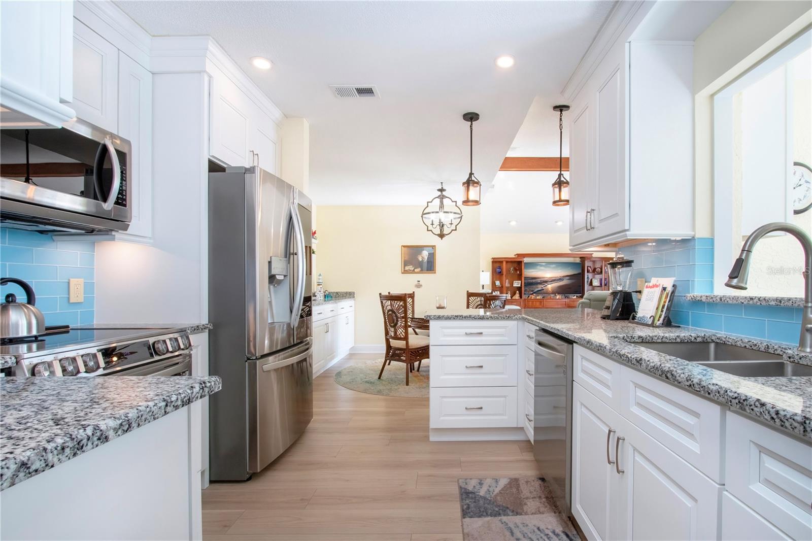 2016 E VIEW DR — photo 21