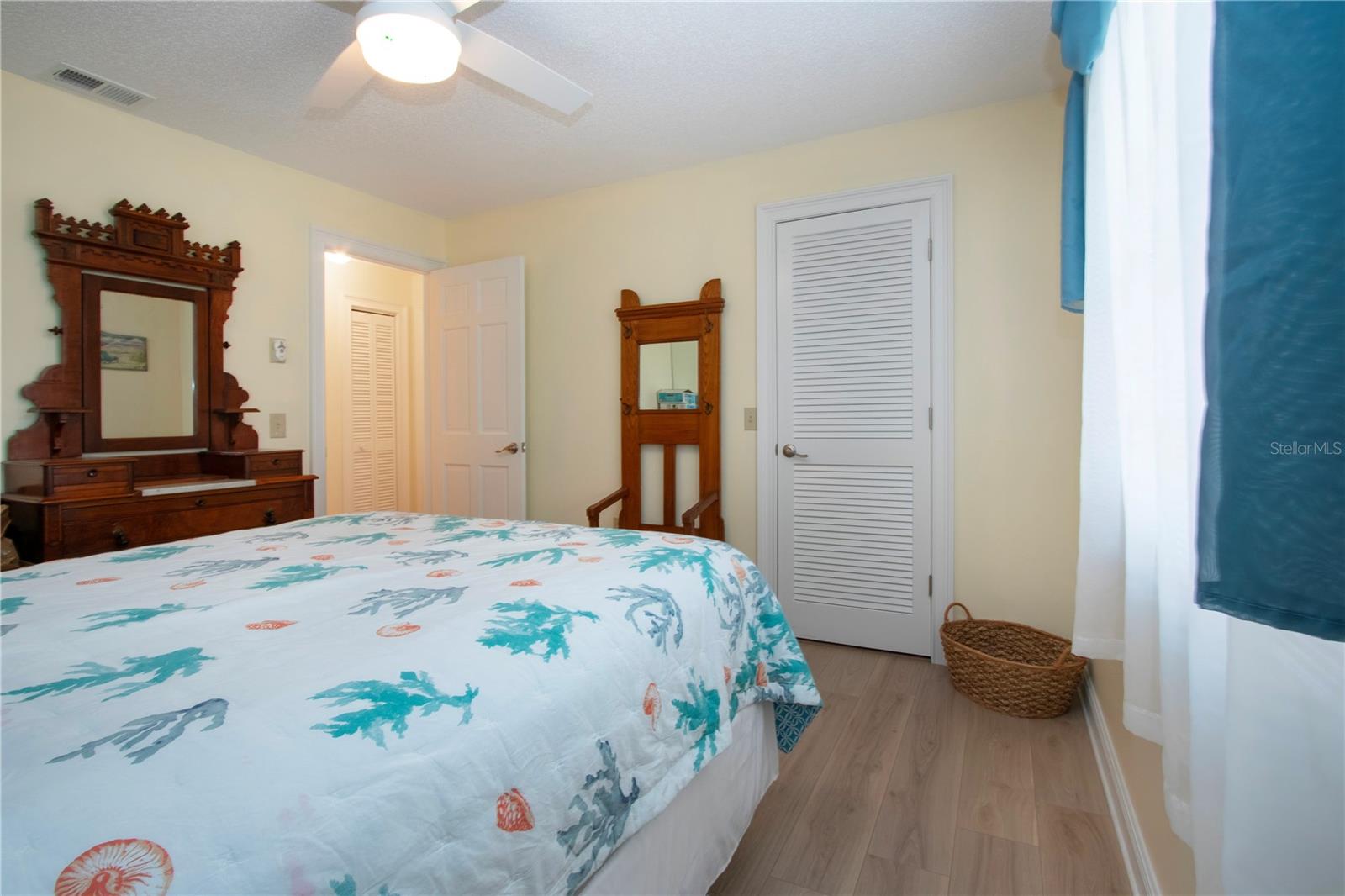 2016 E VIEW DR — photo 54
