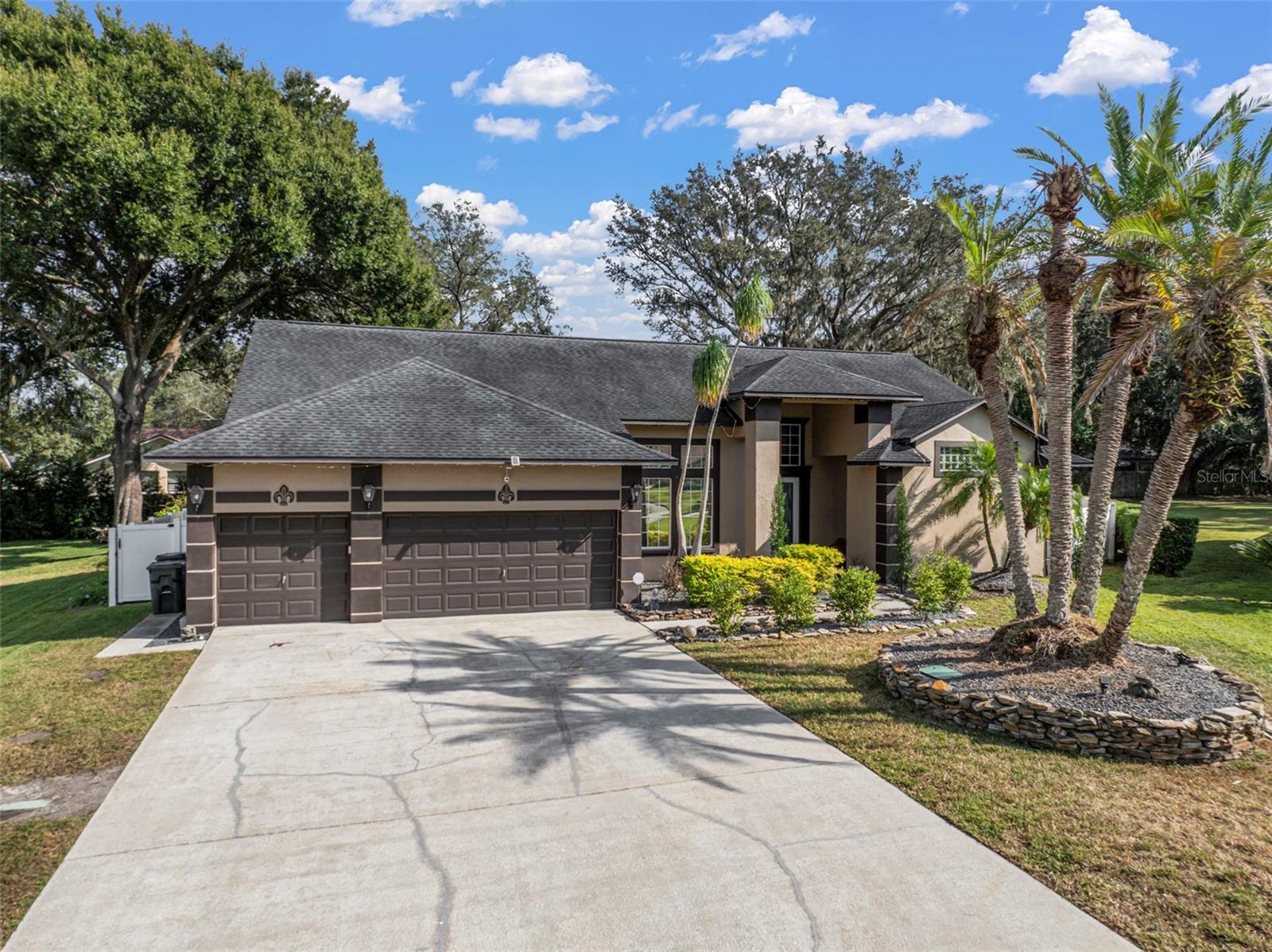 424 SUMMIT CHASE DR — photo 2