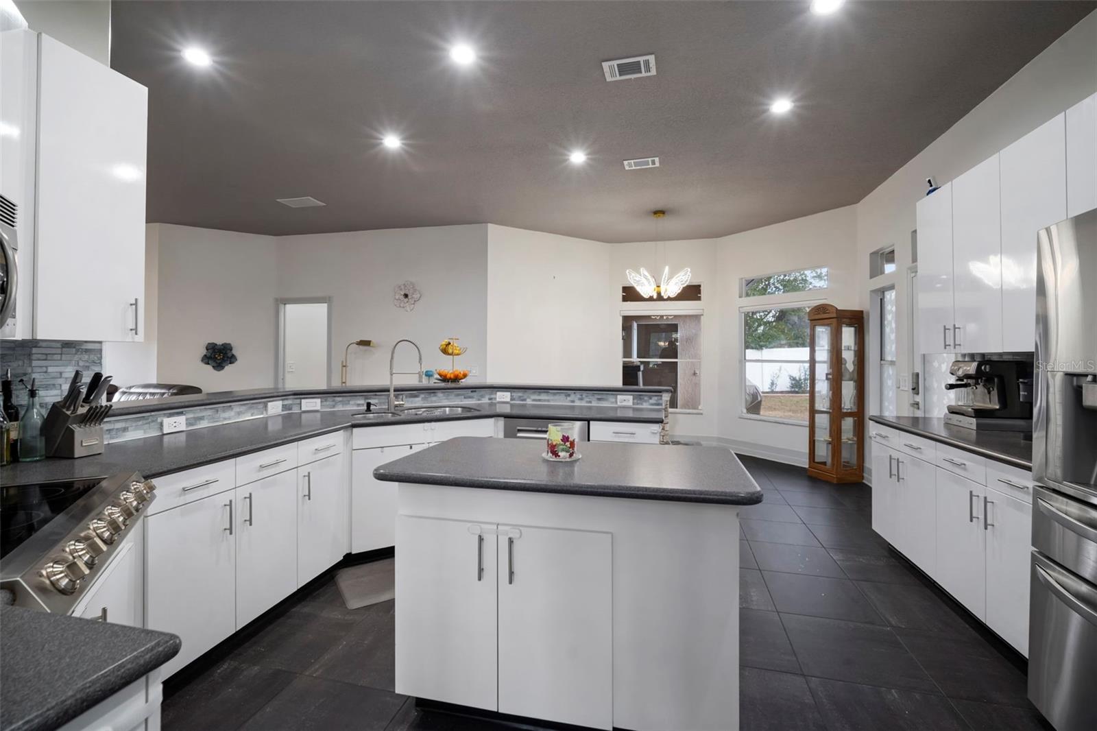 424 SUMMIT CHASE DR — photo 13
