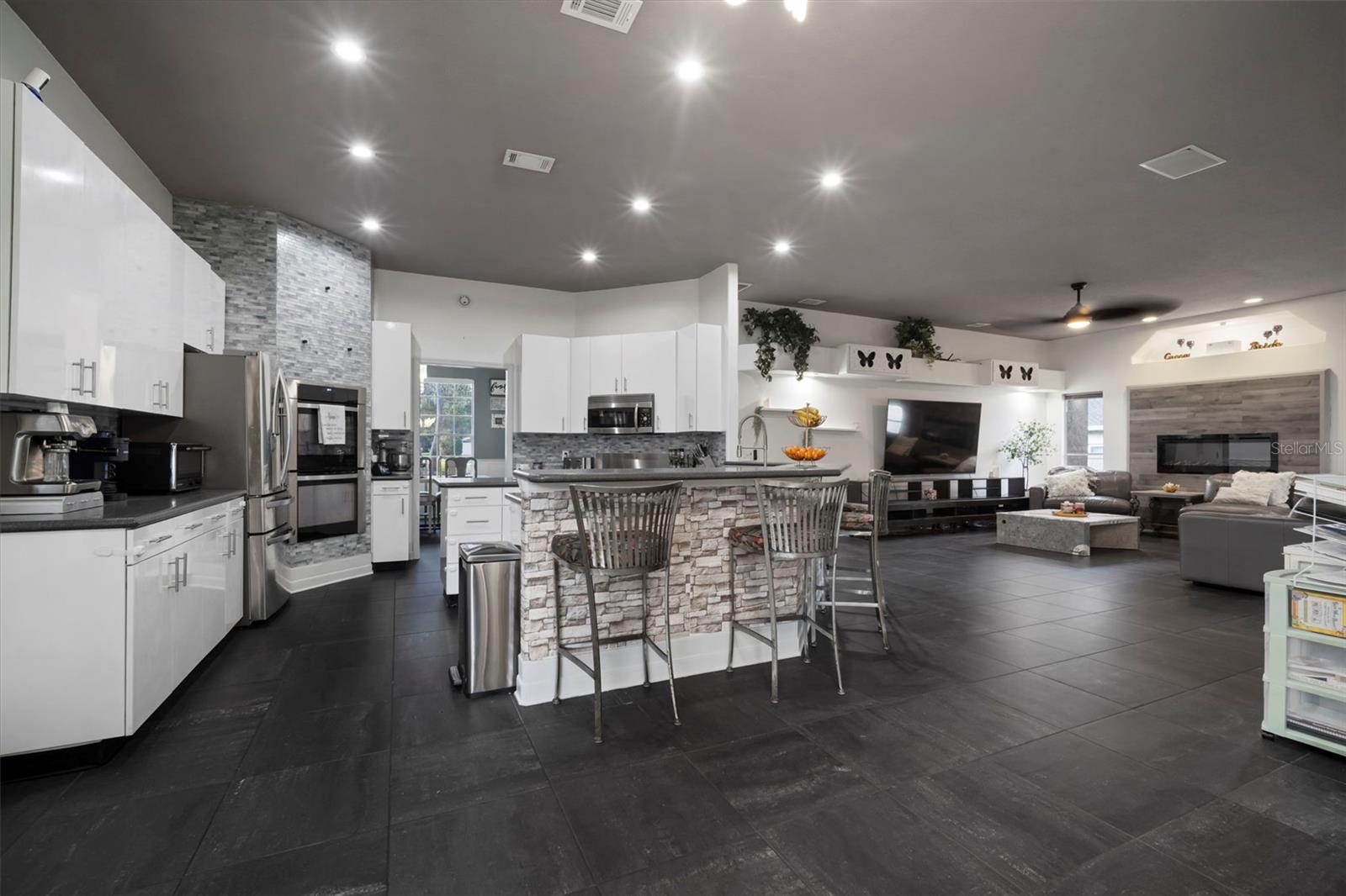 424 SUMMIT CHASE DR — photo 18