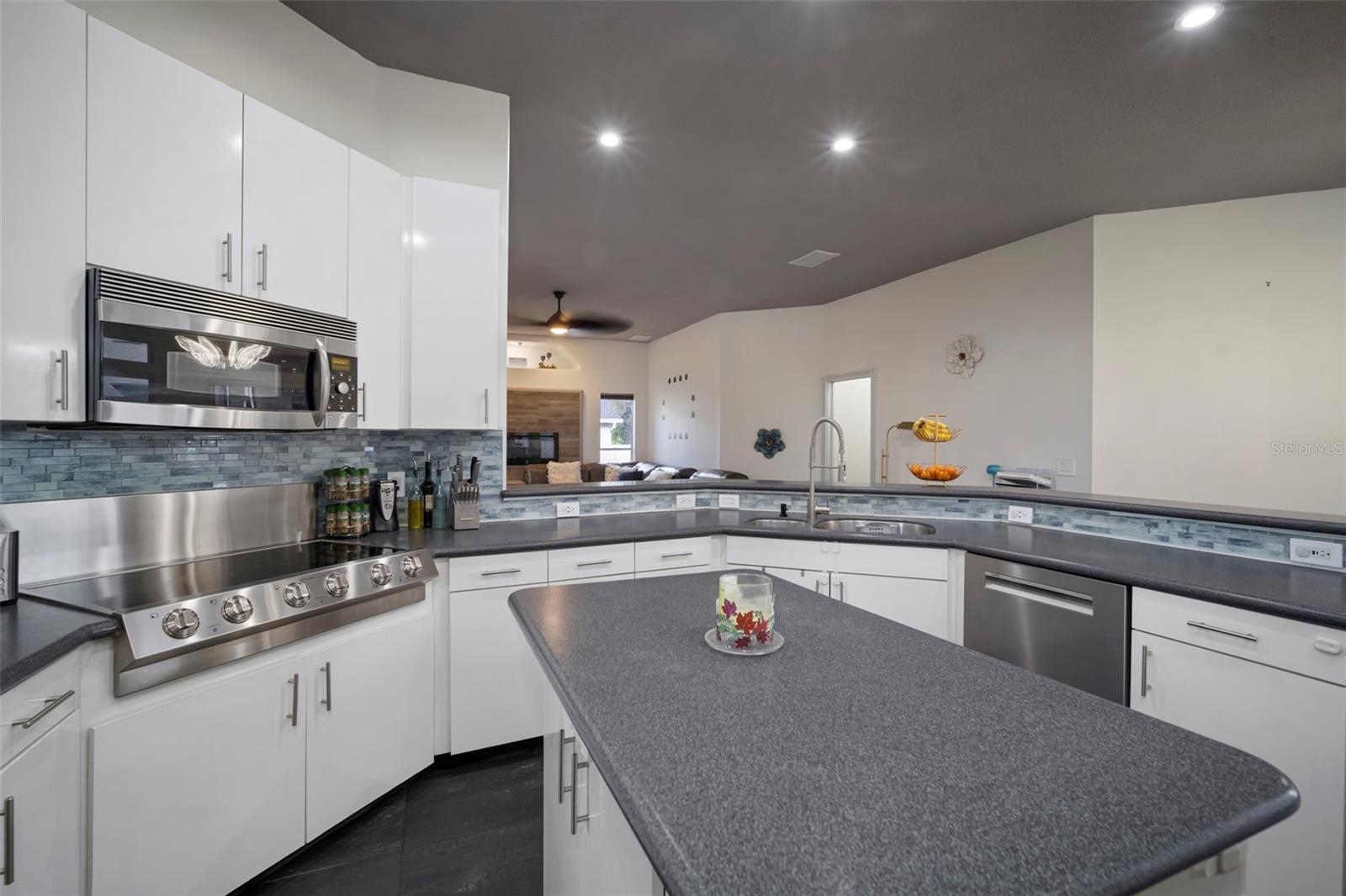 424 SUMMIT CHASE DR — photo 15