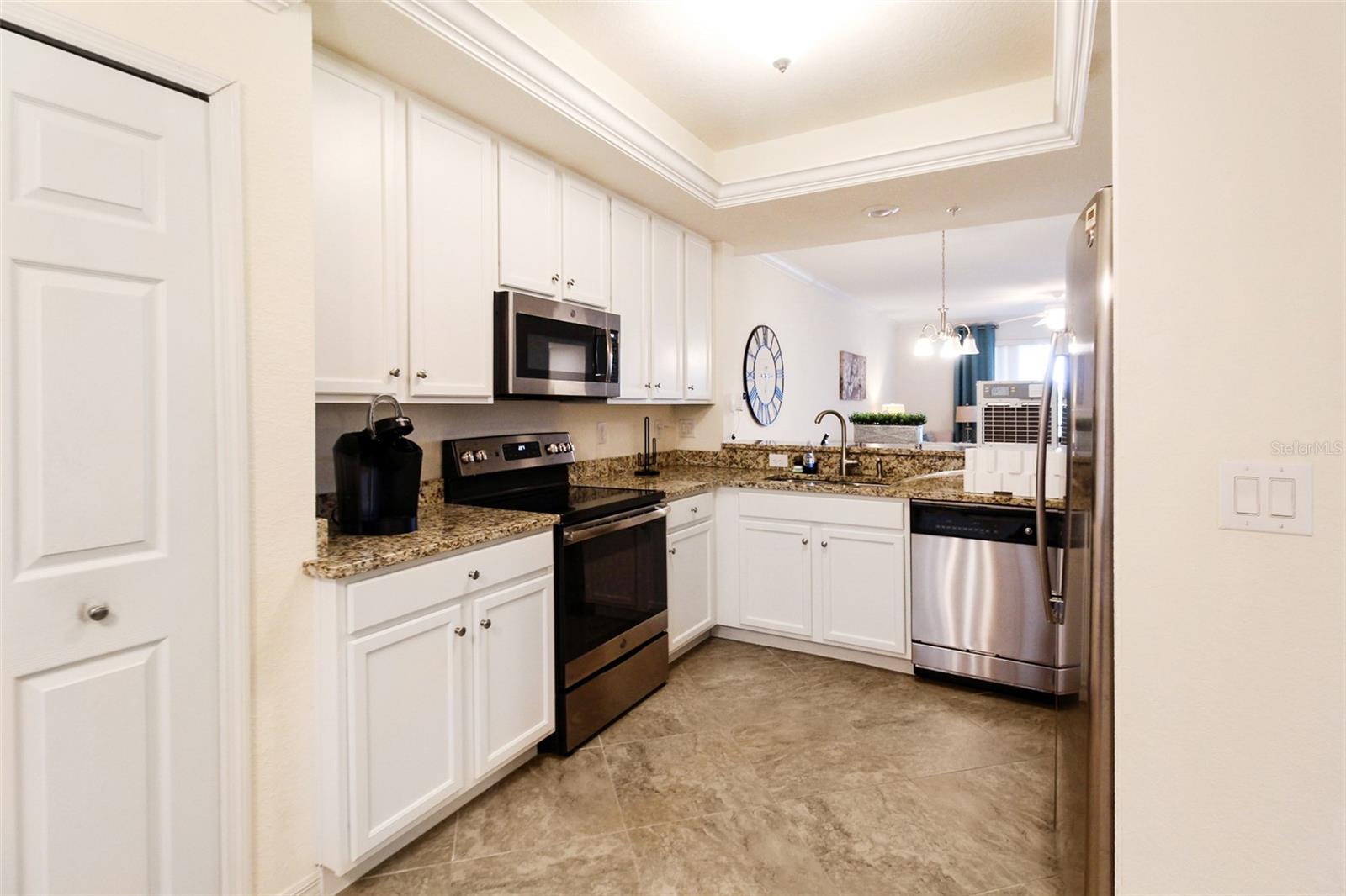5517 PALMER CIR #105 — photo 8