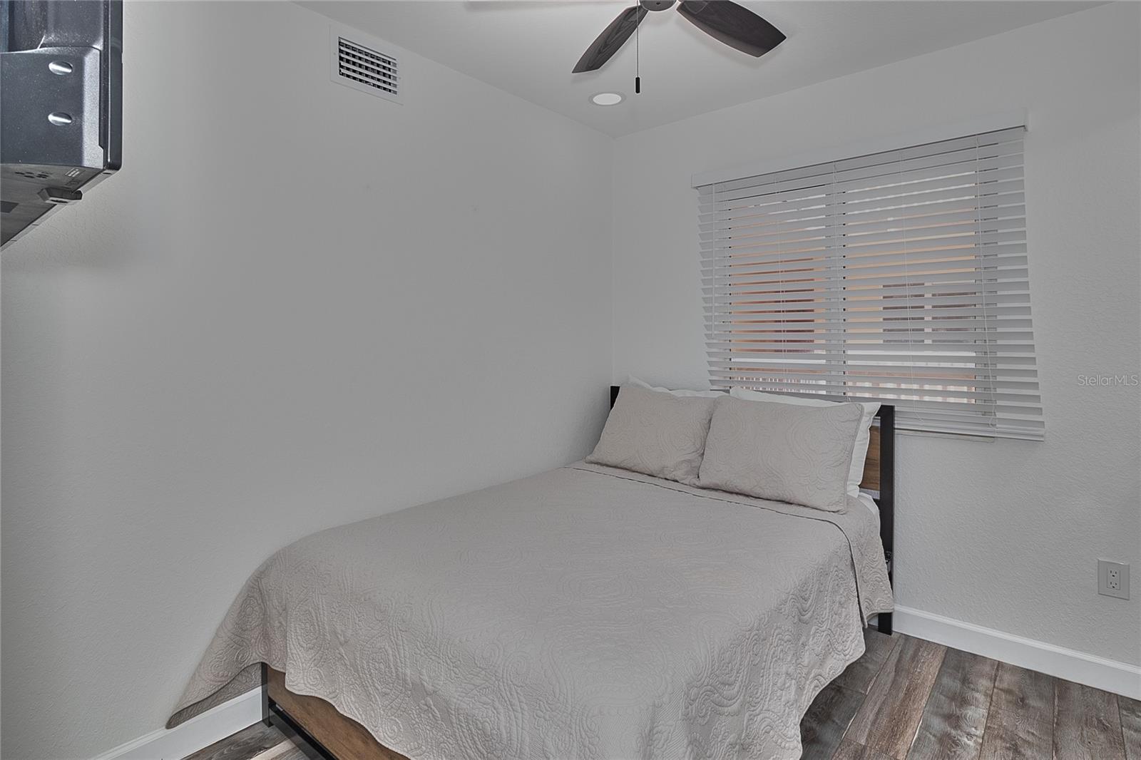 18400 GULF BLVD #1206 — photo 32