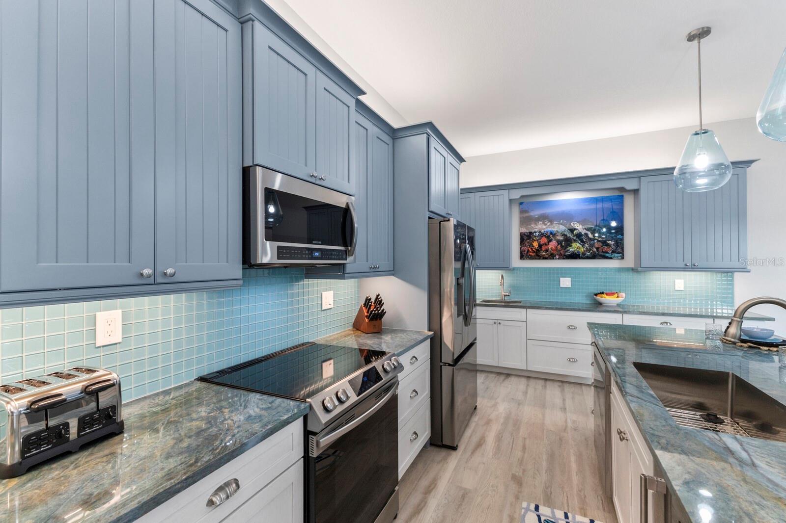 118 MANGROVE AVE — photo 12