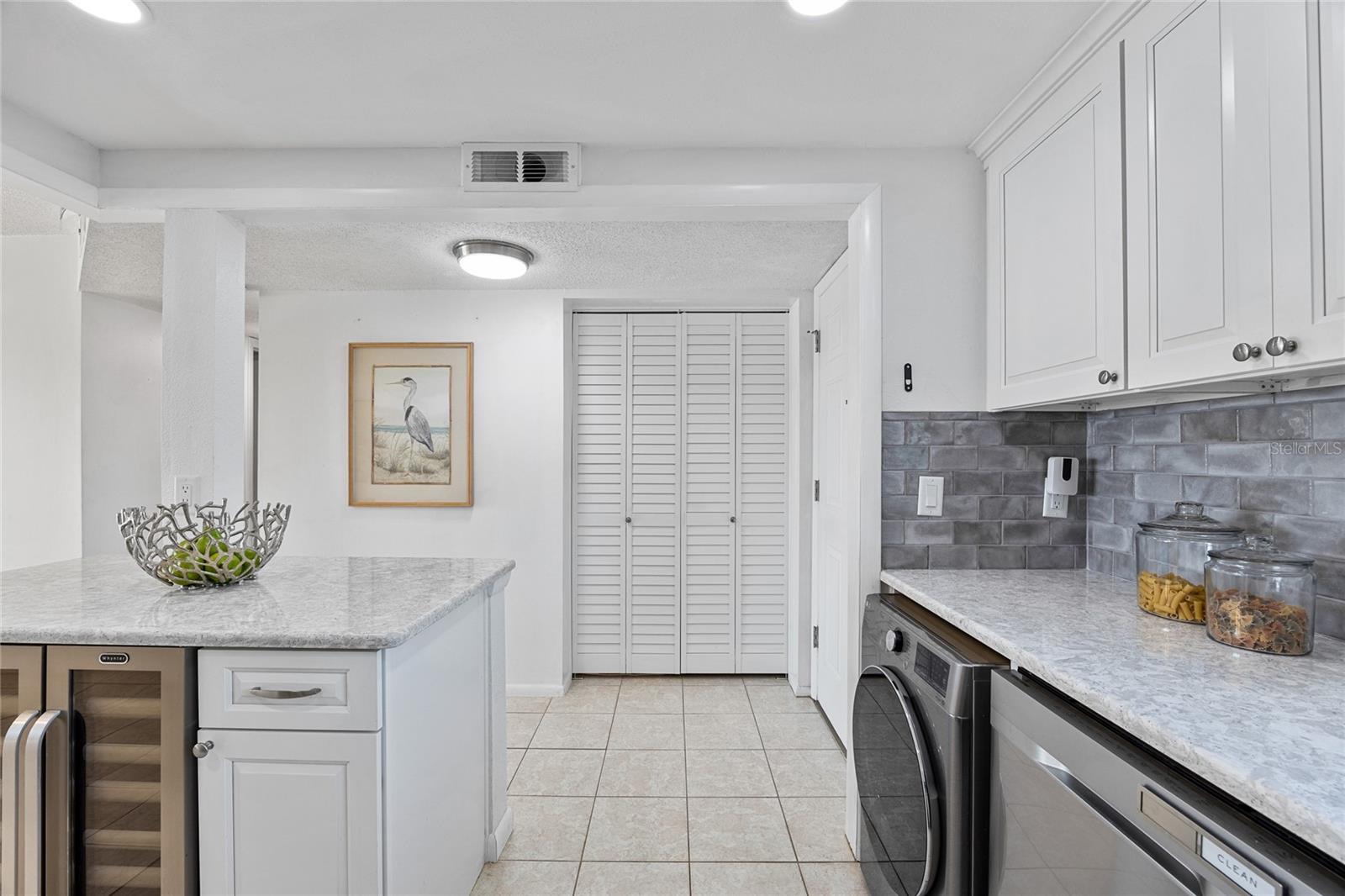 4775 COVE CIR #203 — photo 8