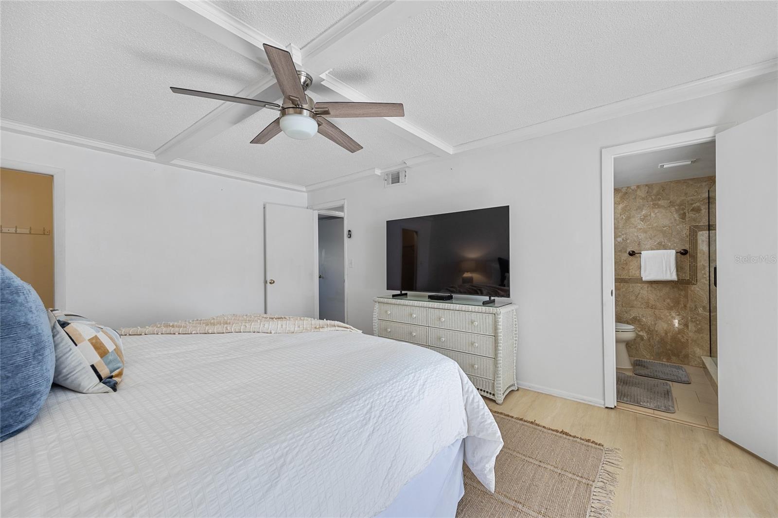4775 COVE CIR #203 — photo 15