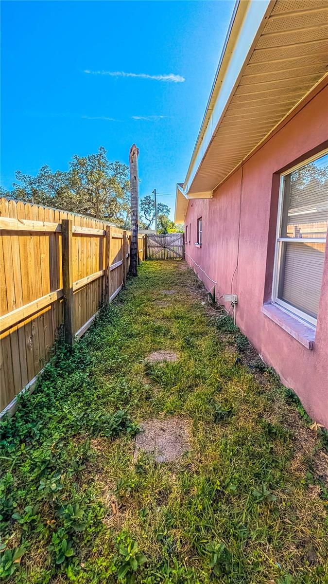 1590 PEACEFUL LN N — photo 22