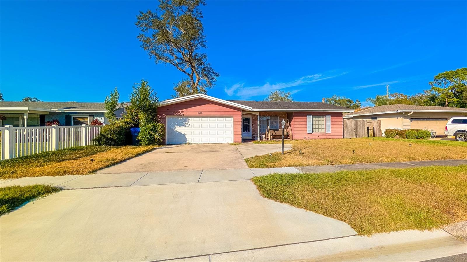 1590 PEACEFUL LN N — photo 38