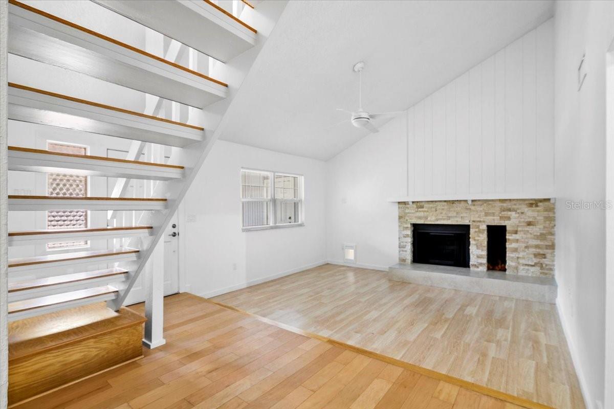 7147 LAGO ST — photo 4