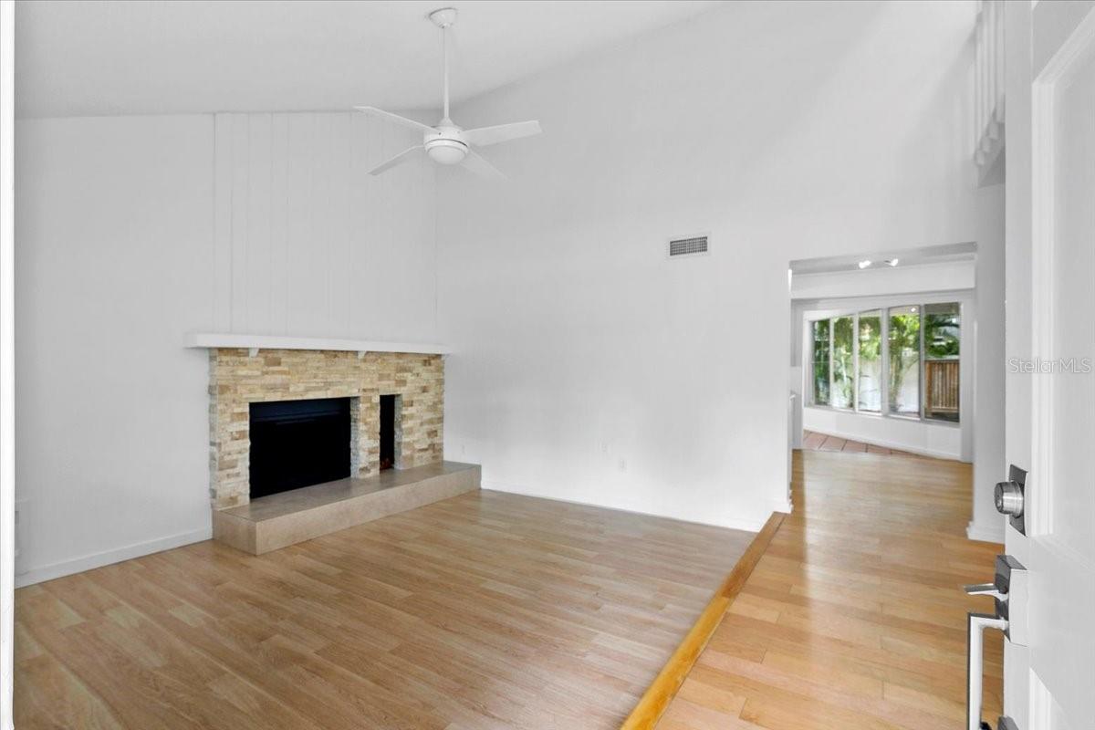7147 LAGO ST — photo 3