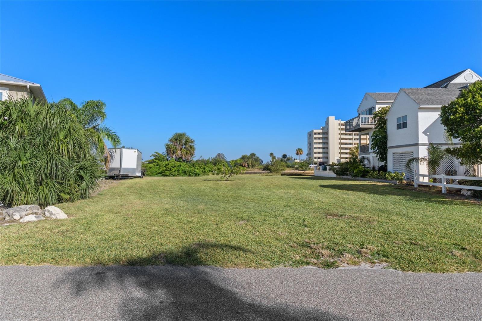 5889 BEVERLY DR — photo 3