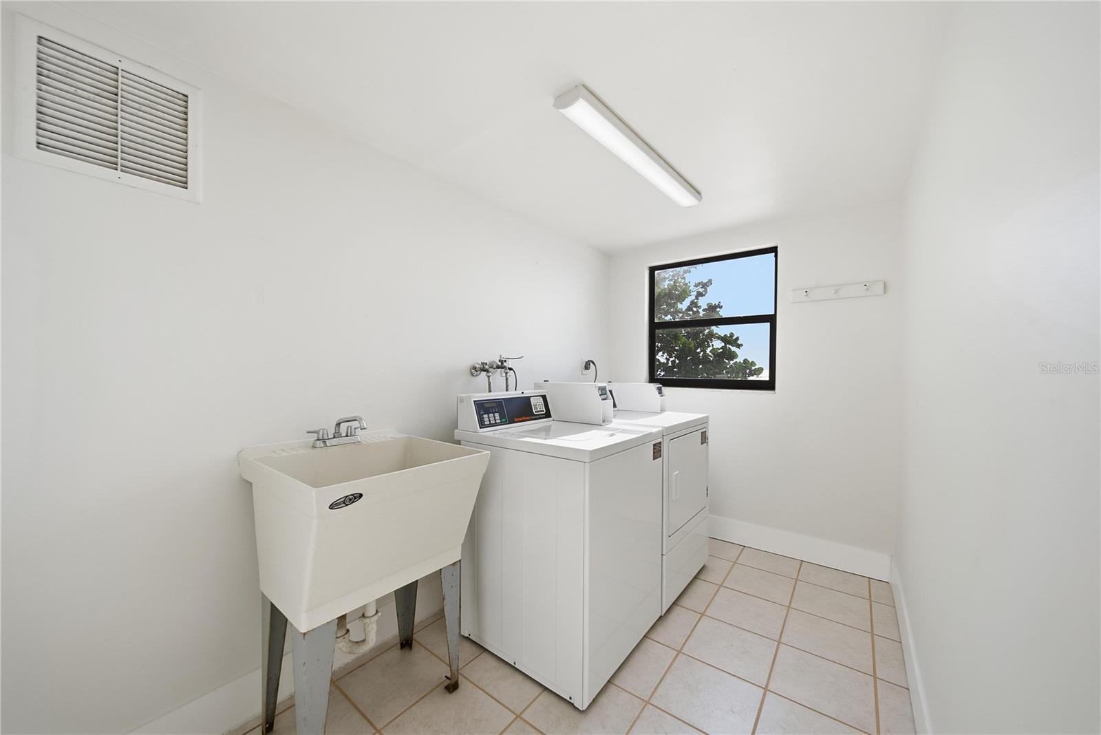 17580 GULF BLVD #302 — photo 37