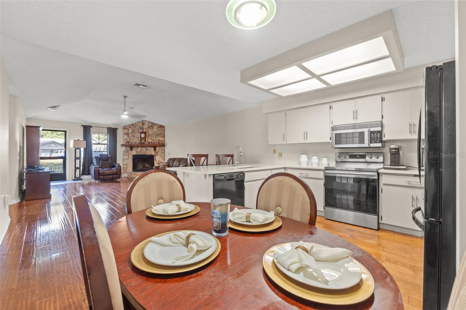 23315 CLUB VILLAS DR — photo 18