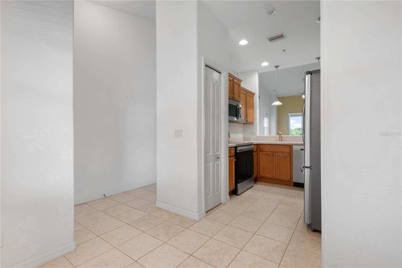 915 FAIRWAYCOVE LN #204 — photo 18