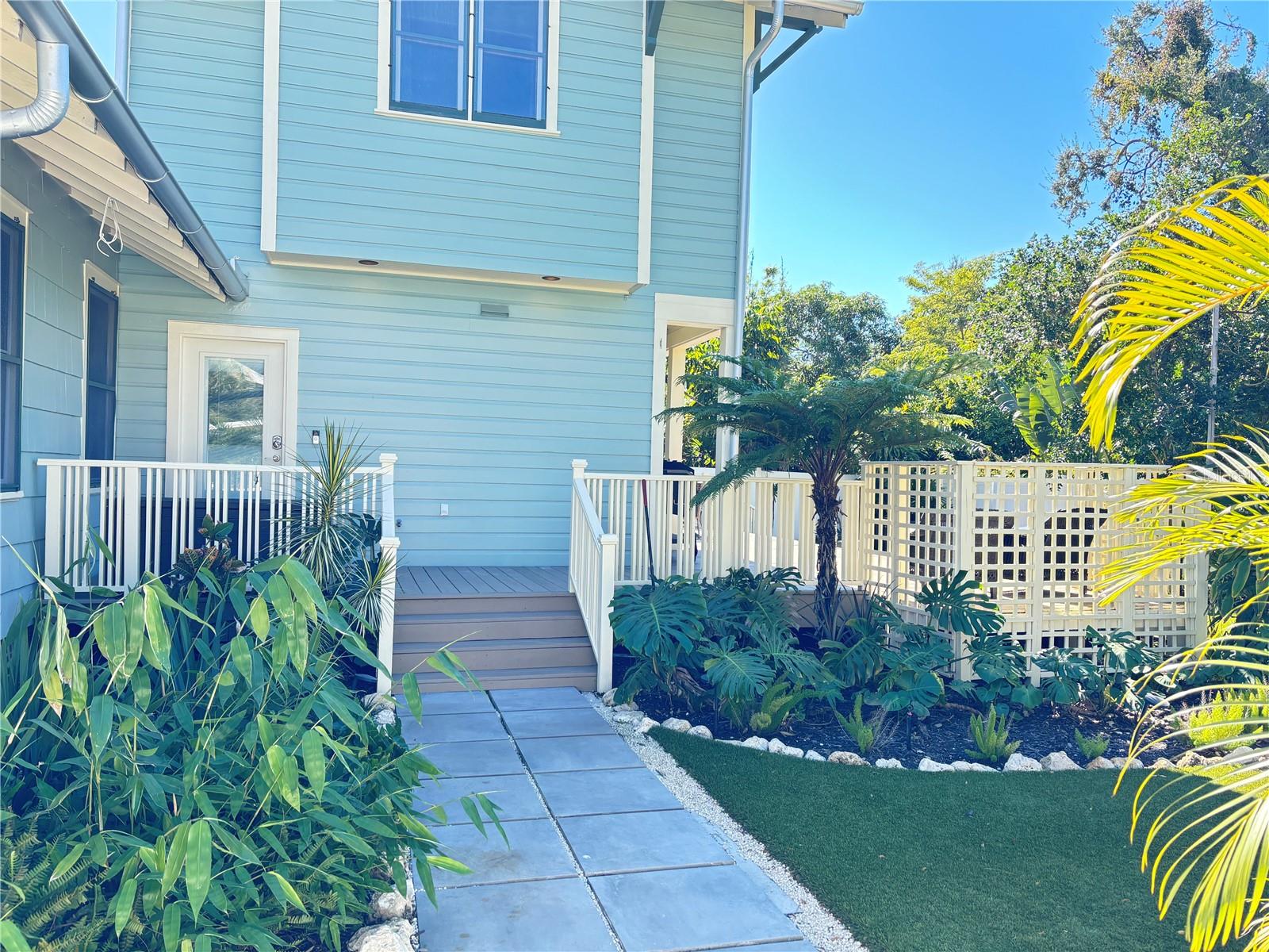 324 JULIA PL — photo 12