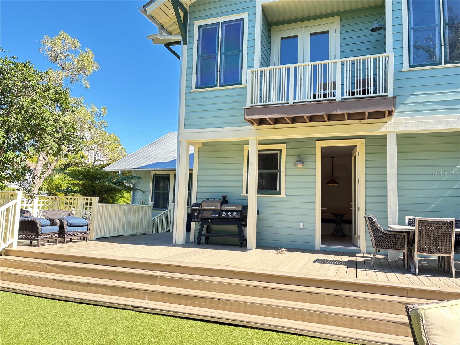 324 JULIA PL — photo 8