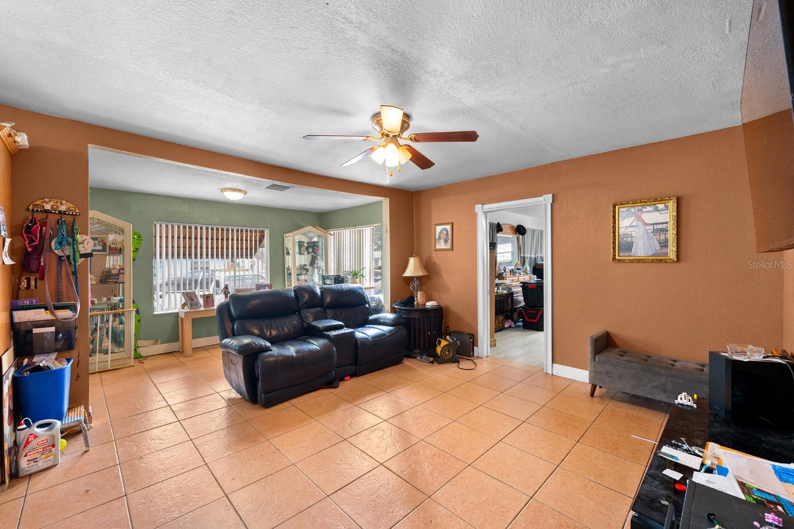 6807 N HIMES AVE — photo 11