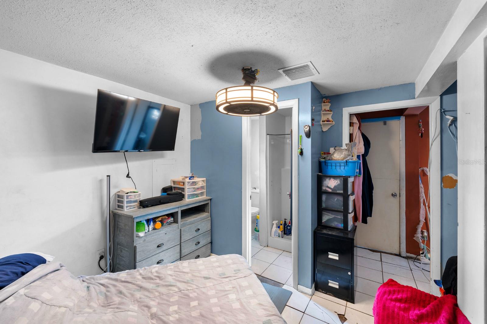 6807 N HIMES AVE — photo 19