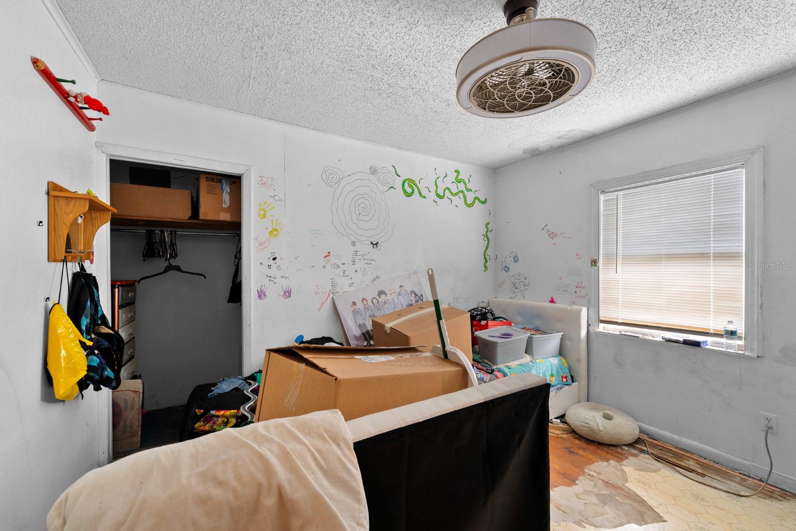 6807 N HIMES AVE — photo 12