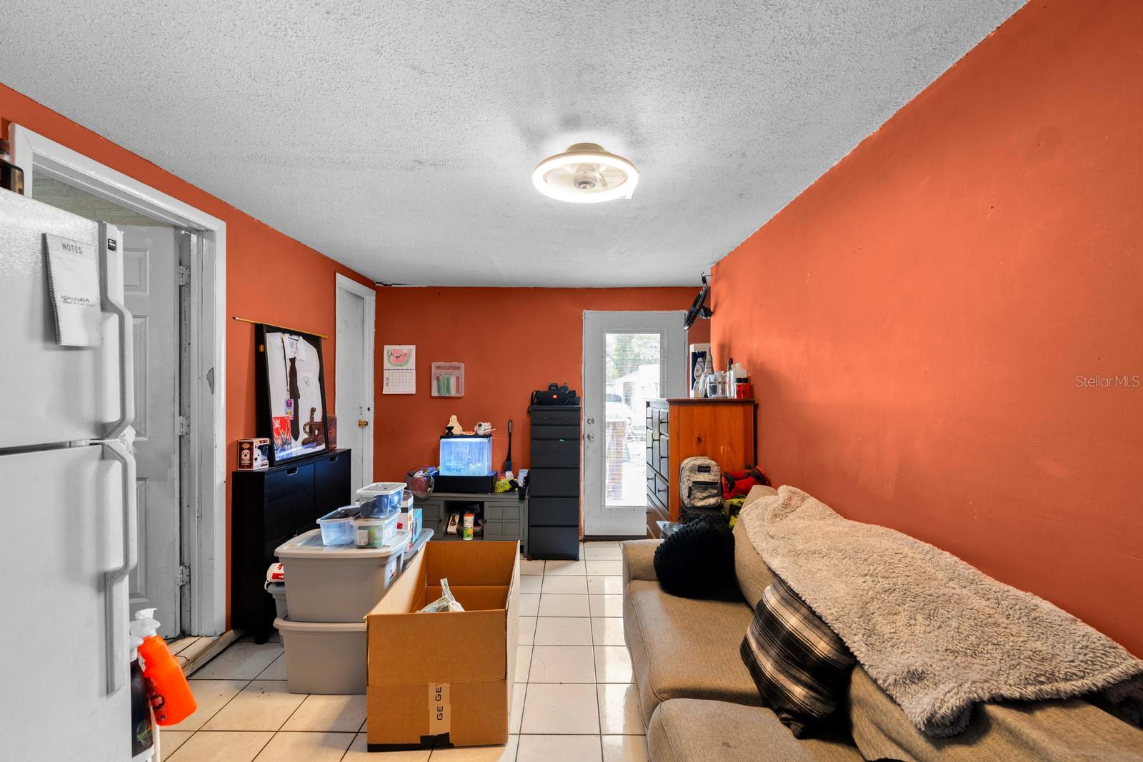 6807 N HIMES AVE — photo 17