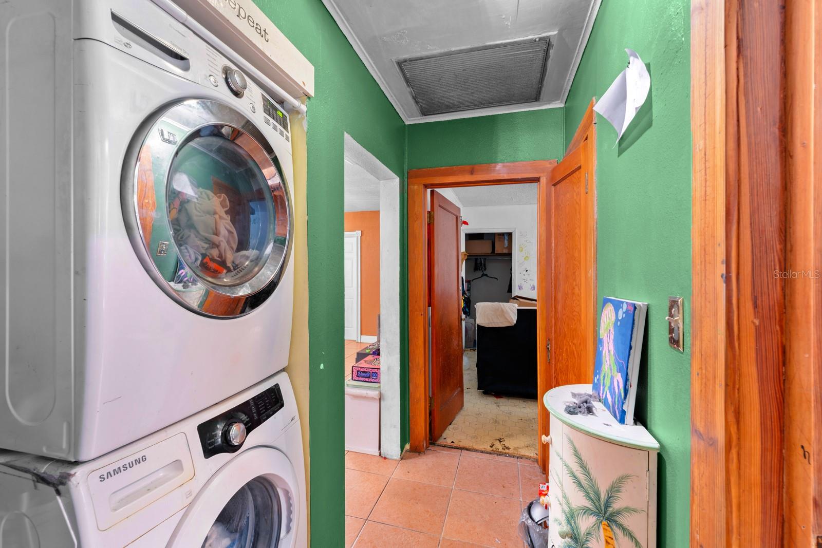 6807 N HIMES AVE — photo 14