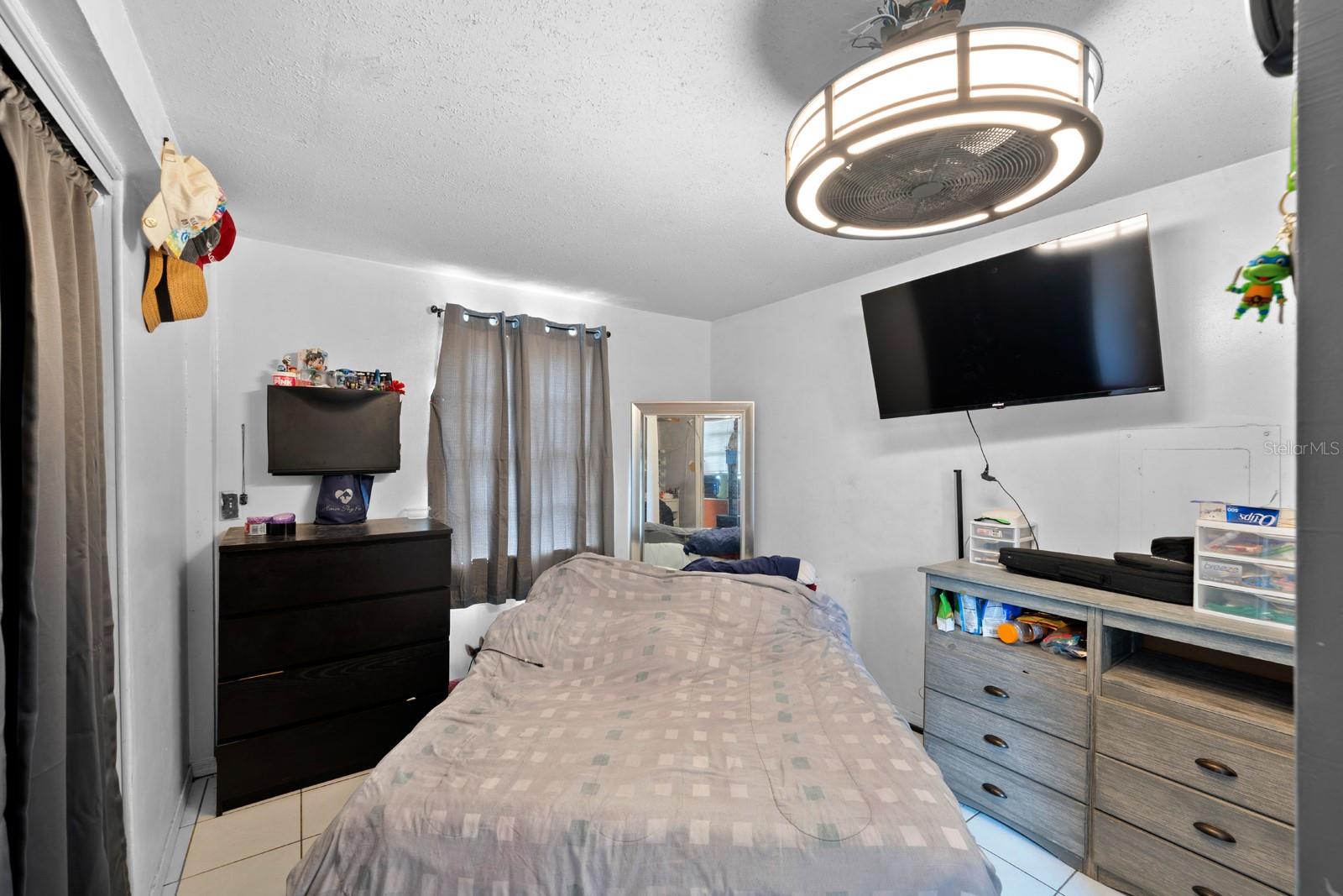 6807 N HIMES AVE — photo 18