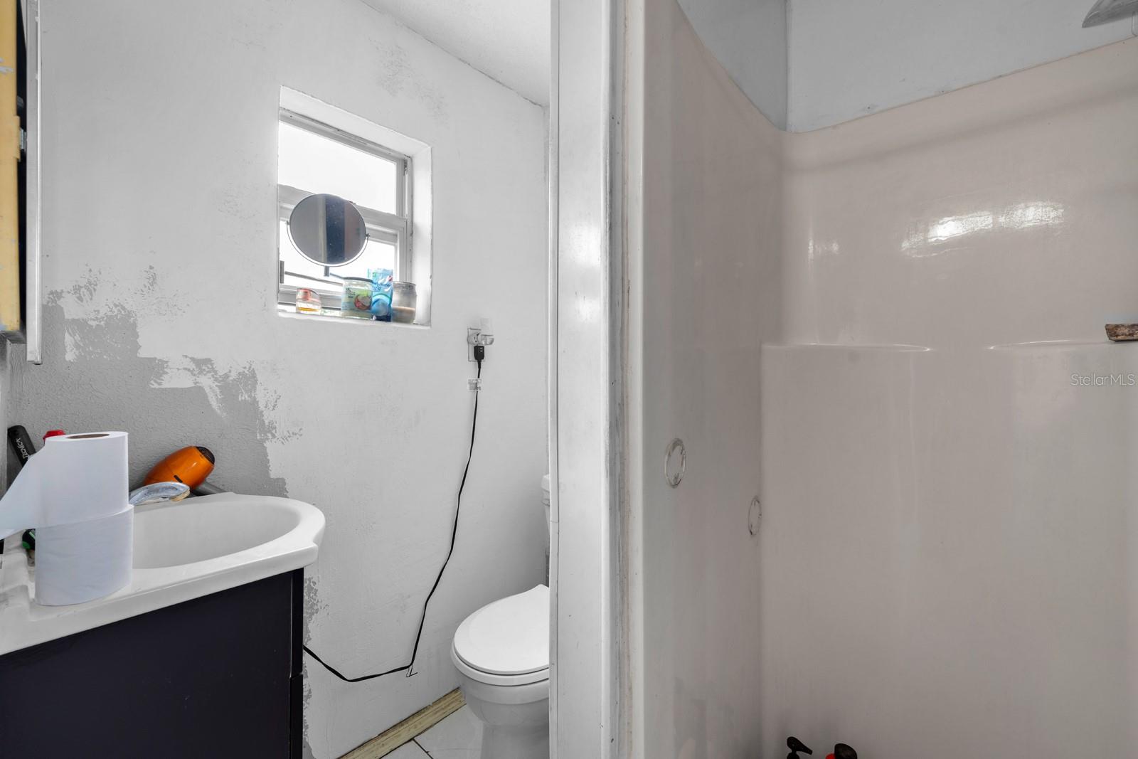 6807 N HIMES AVE — photo 20