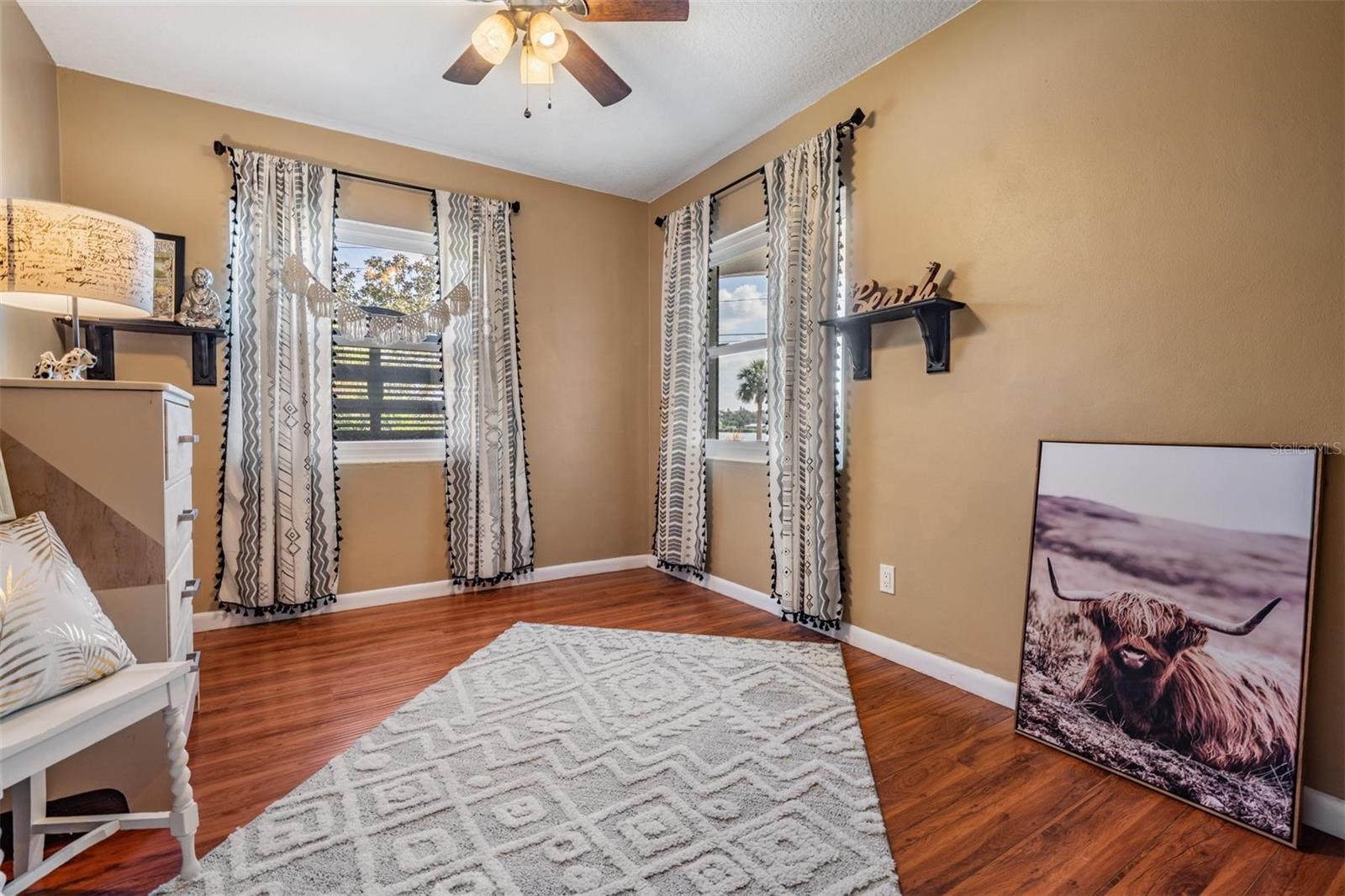302 WHITCOMB BLVD — photo 29