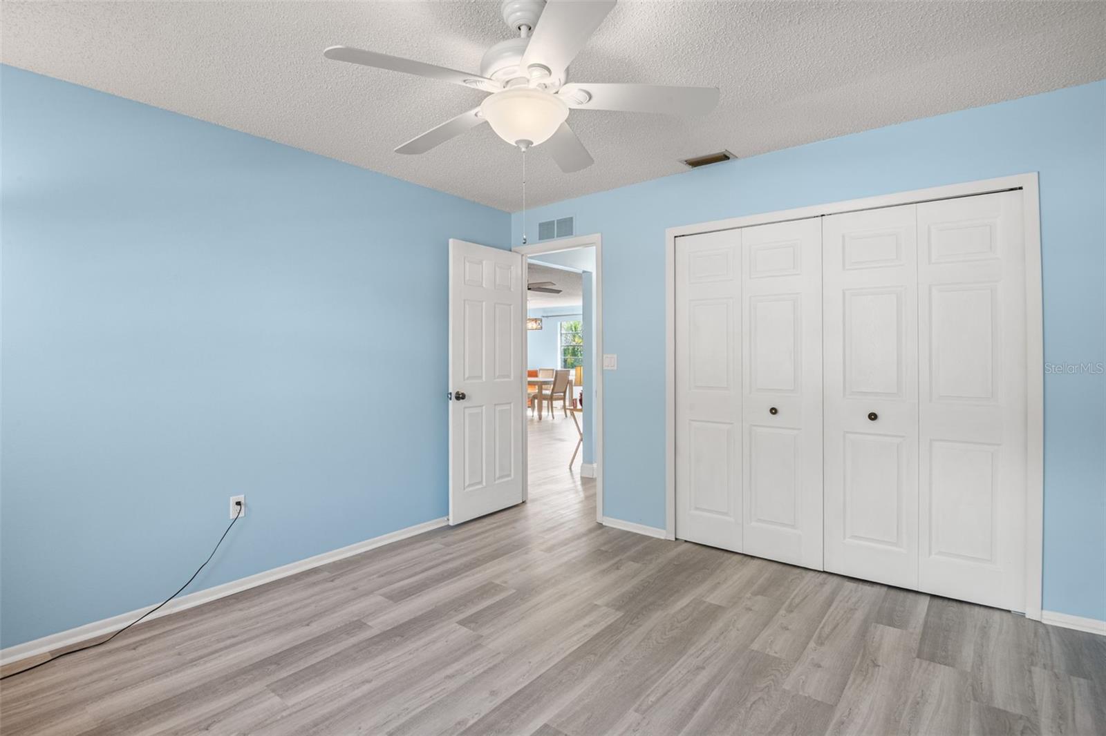 110 MEADOWCROSS DR — photo 26